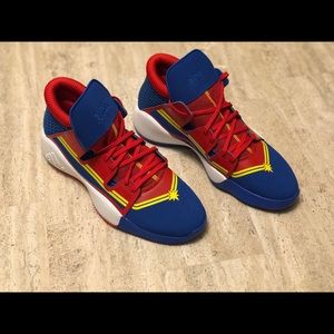 Men’s Adidas Pro Vision Captain Marvel Shoes